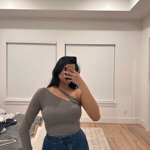 Abercrombie & Fitch One-Shoulder Taupe Crop Top